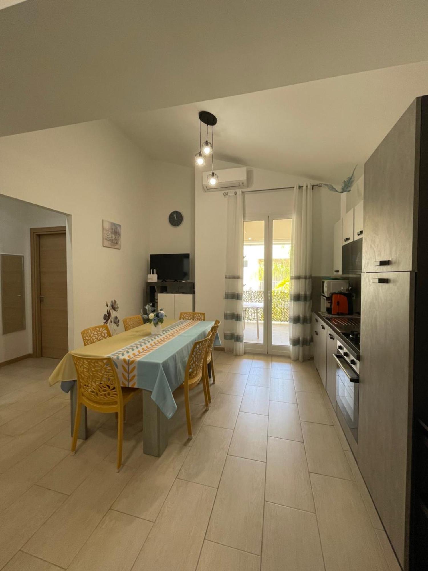 Casa Vacanza "Fortuna" バレストラーテ エクステリア 写真